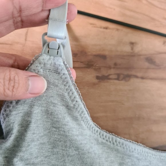 Lululemon CAN 6 AU 10 Blue White Stripes VNeck Exercise Yoga - Picture 2 of 6